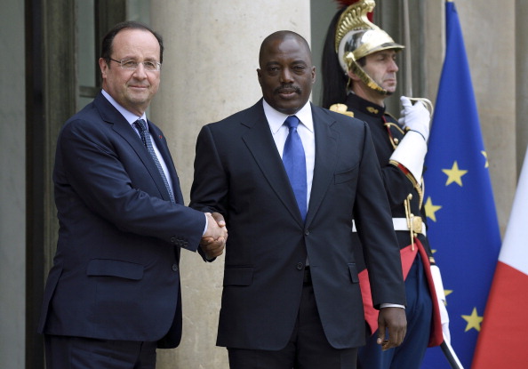 RDC: François Hollande met Joseph Kabila en garde contre toute modification constitutionnelle