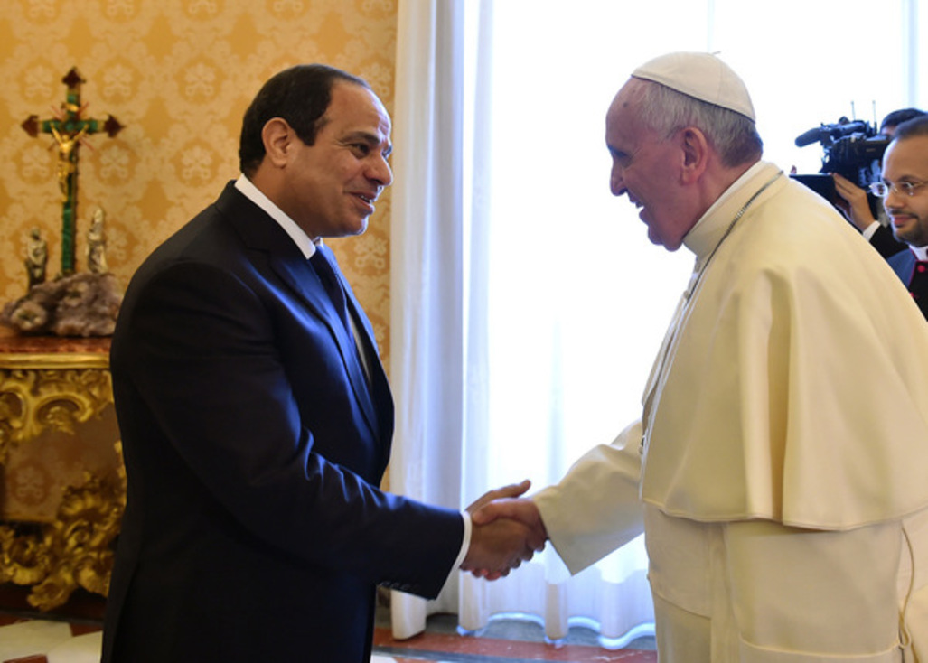 Egypte: le pape plaide devant Sissi en faveur de la « coexistence pacifique »