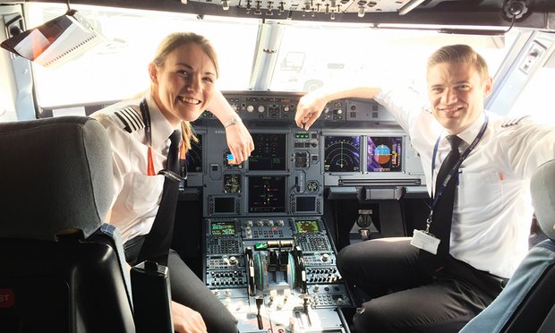 EasyJet: Kate McWilliams la commandante de bord la plus jeune au monde à 26 ans