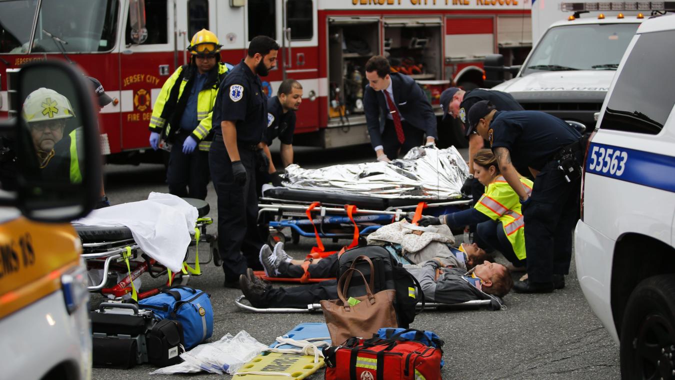 Au moins trois morts, une centaine de blessés dans un accident de train près de New York