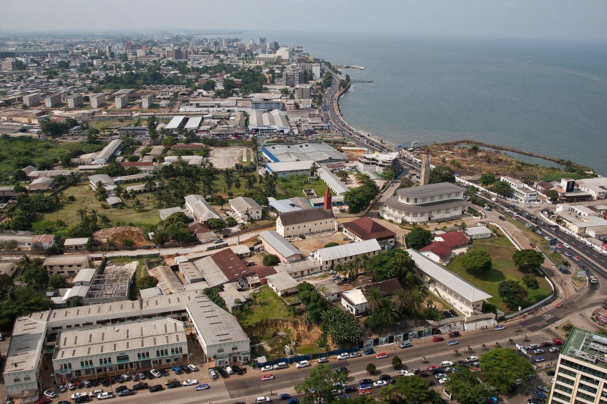 Gabon: un commando attaque plusieurs chaînes de télévision à Libreville