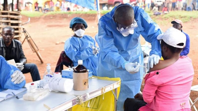 Ebola en RD Congo: le cap de 2 000 morts franchi