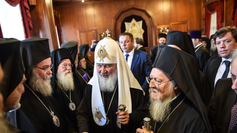 Coronavirus: Les chrétiens orthodoxes célèbrent Pâques dans le confinement malgré des réticences
