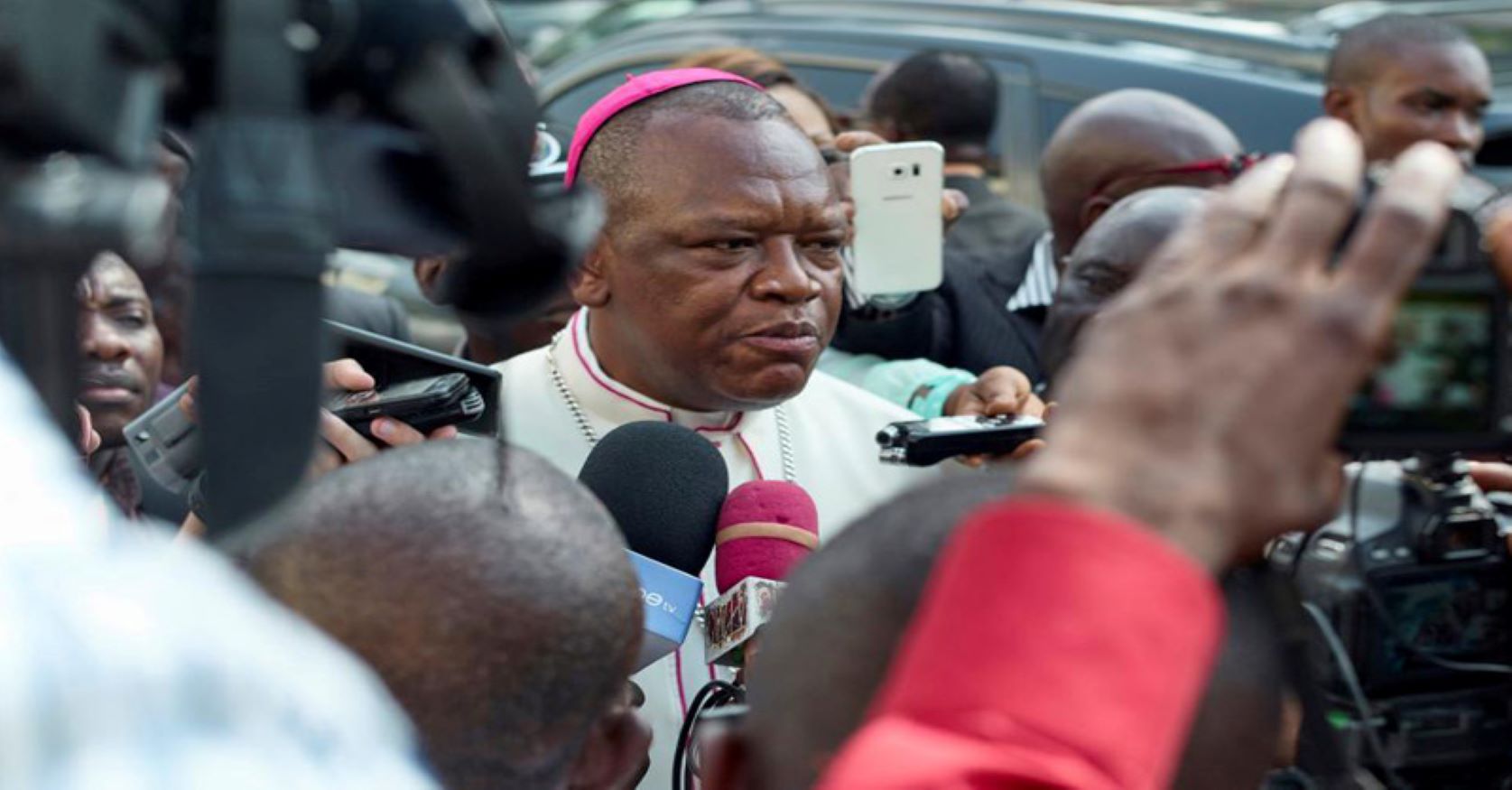 RDC: le Cardinal Ambongo s’est fait enrôler et invite les citoyens à s’enrôler