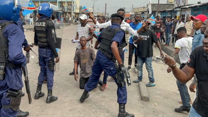 RDC: la police réprime violemment une marche de l’opposition à Kinshasa